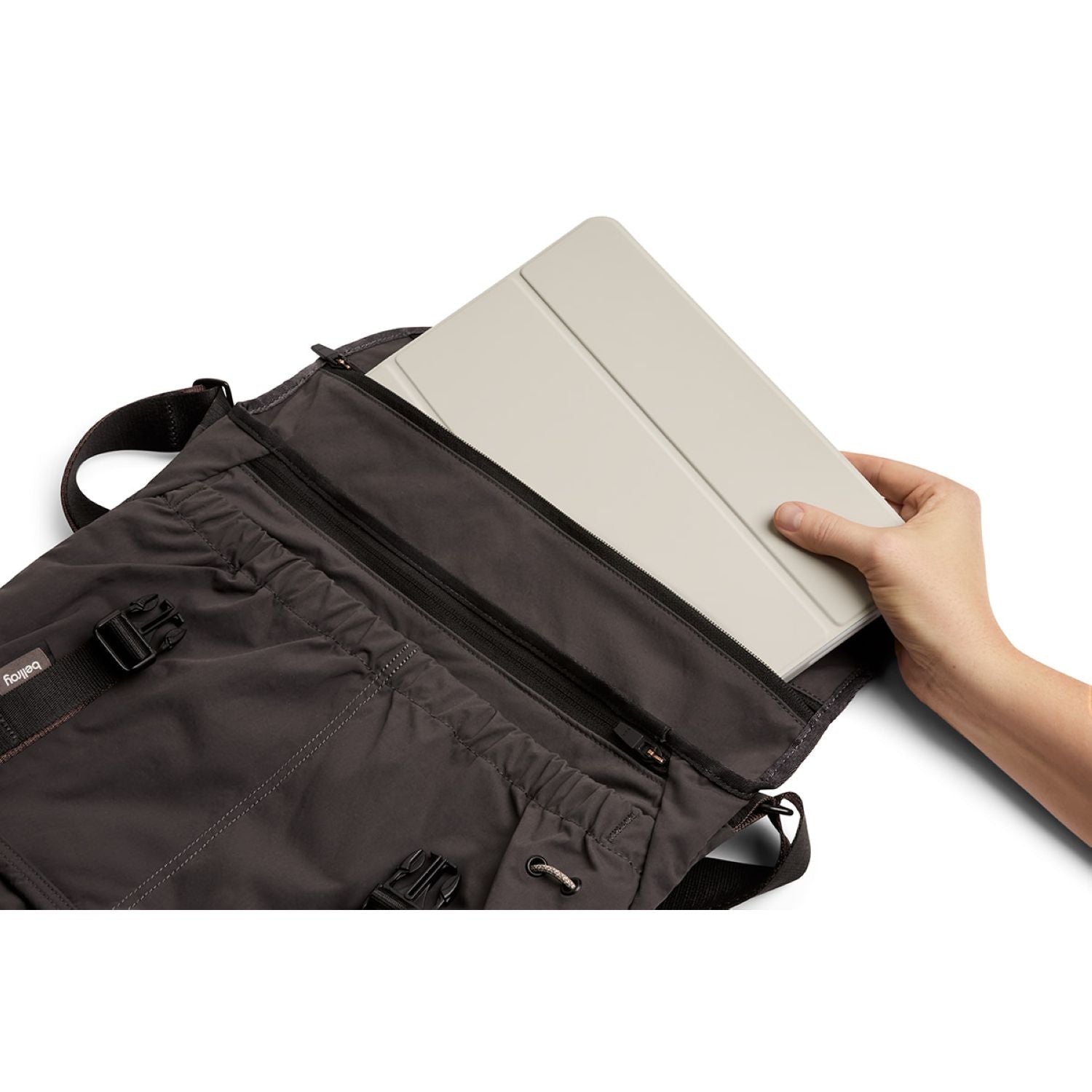 Bellroy Cinch Messenger Bag - Charcoal