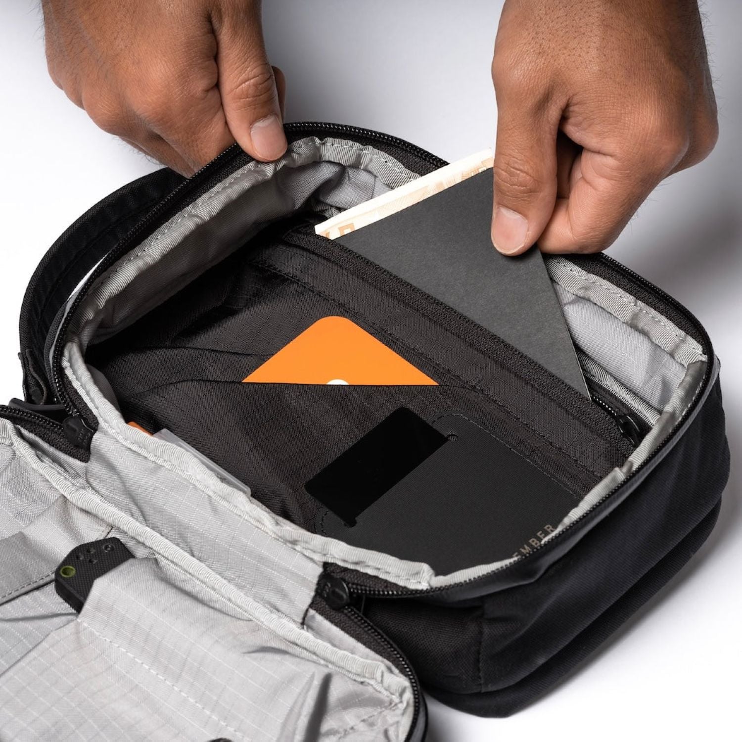 Black Ember Kompak Sling Bag 5L - Jet Black