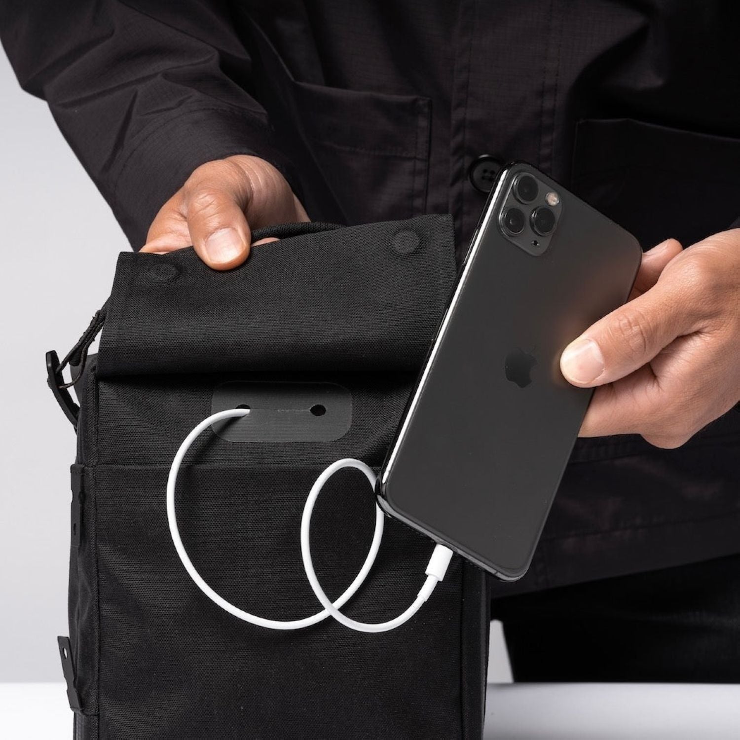 Black Ember (Limited Edition) Kompak Sling Bag 5L - Ember Orange