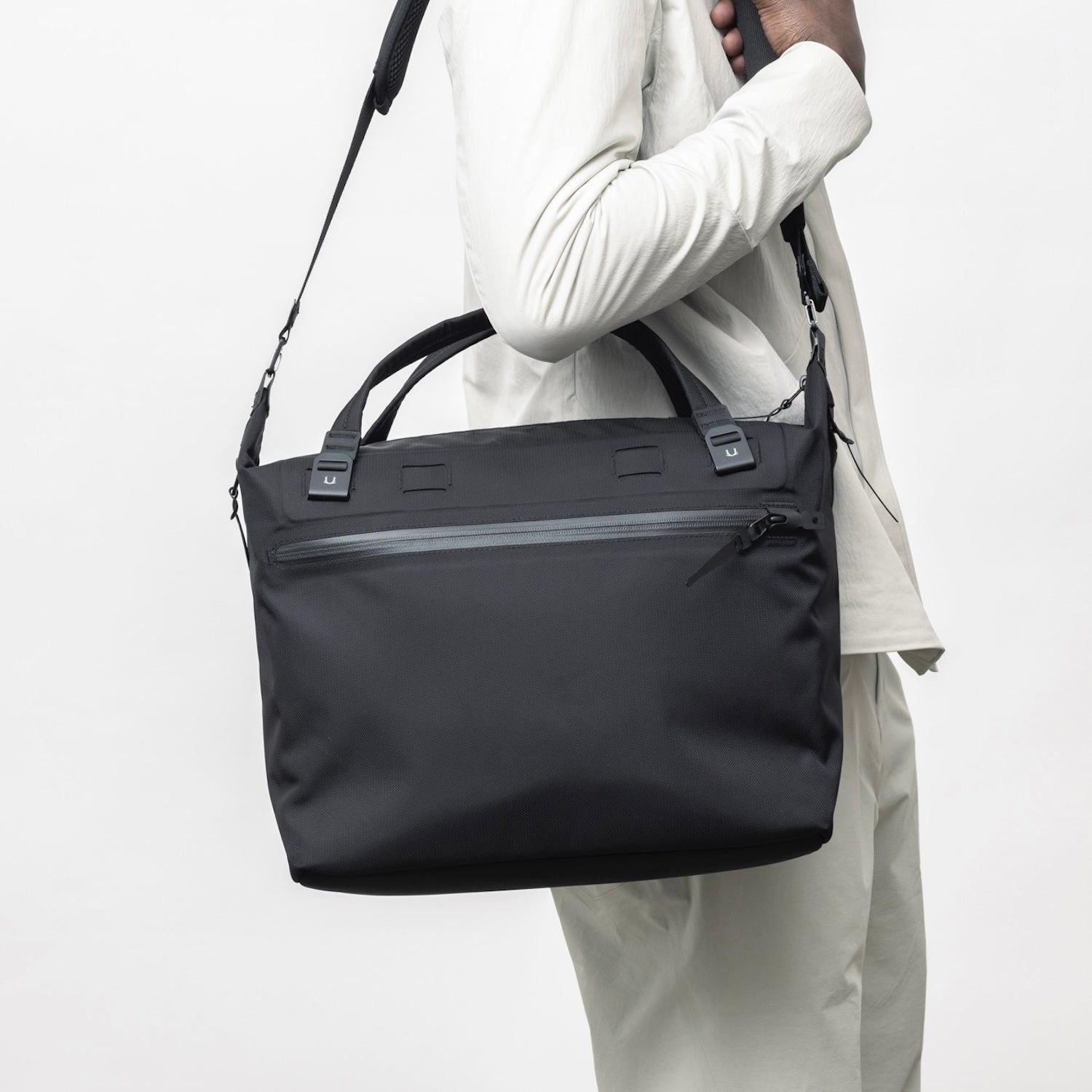 Black Ember WPT 14 Laptop Shoulder Tote 20L - Jet Black