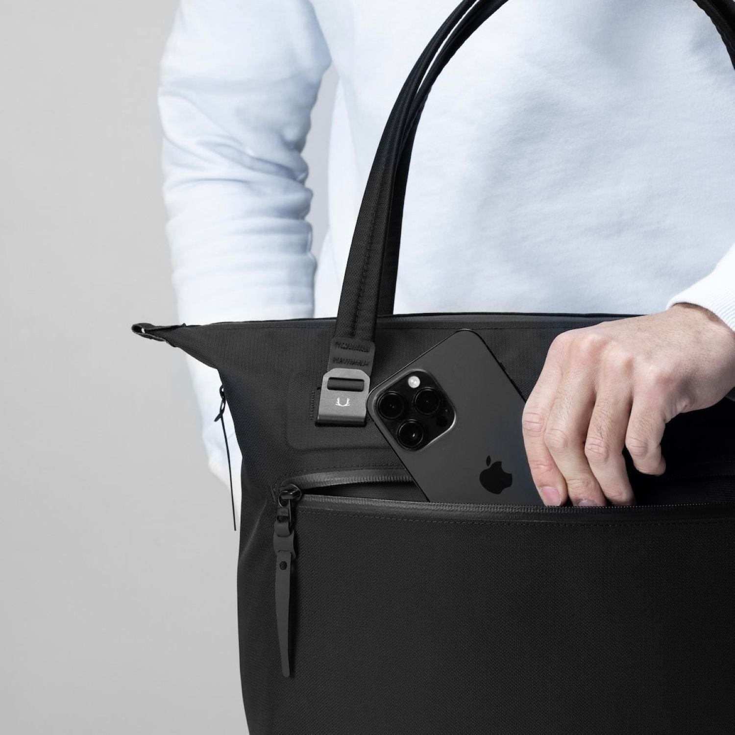 Black Ember WPT 14 Laptop Shoulder Tote 20L - Jet Black