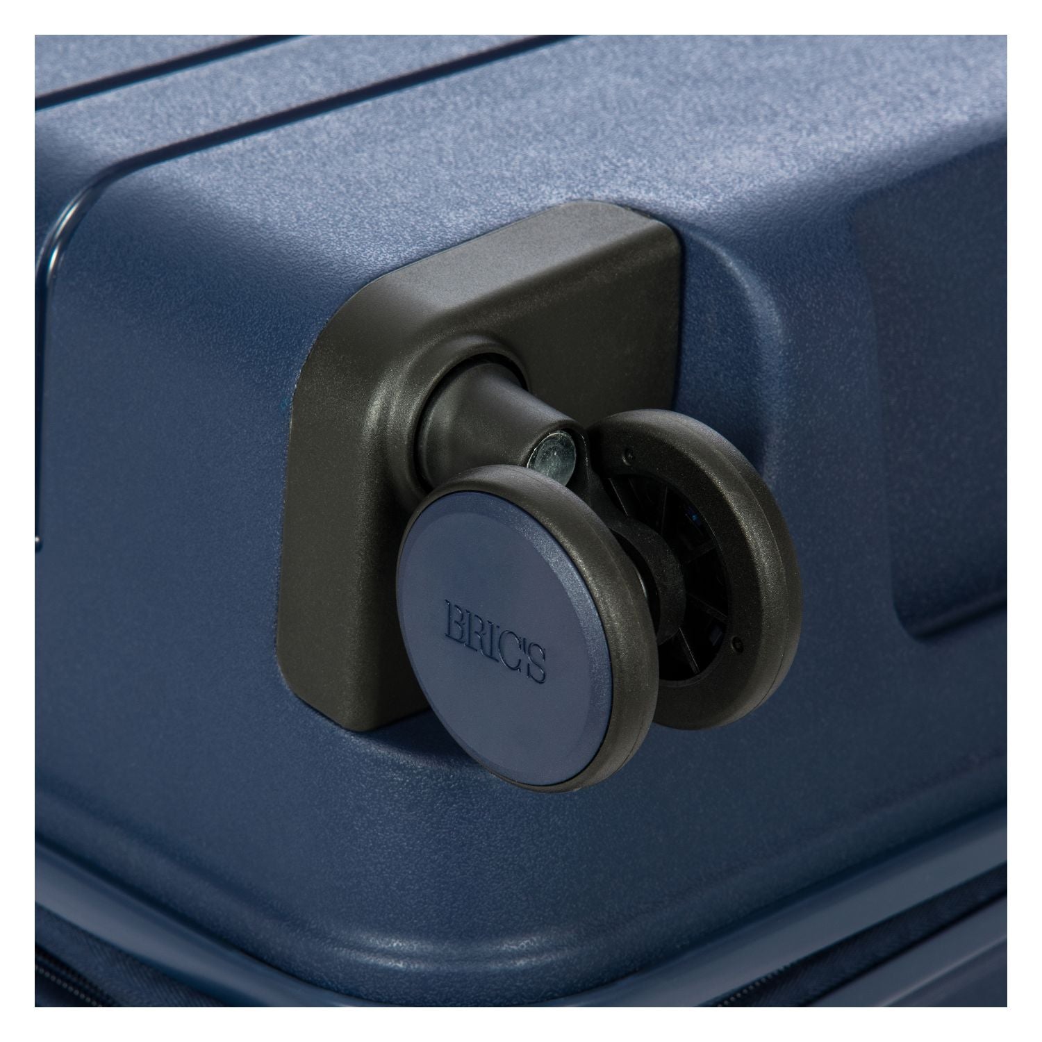 BRIC'S Ulisse 28" Expandable Medium Luggage Spinner (Ocean Blue)