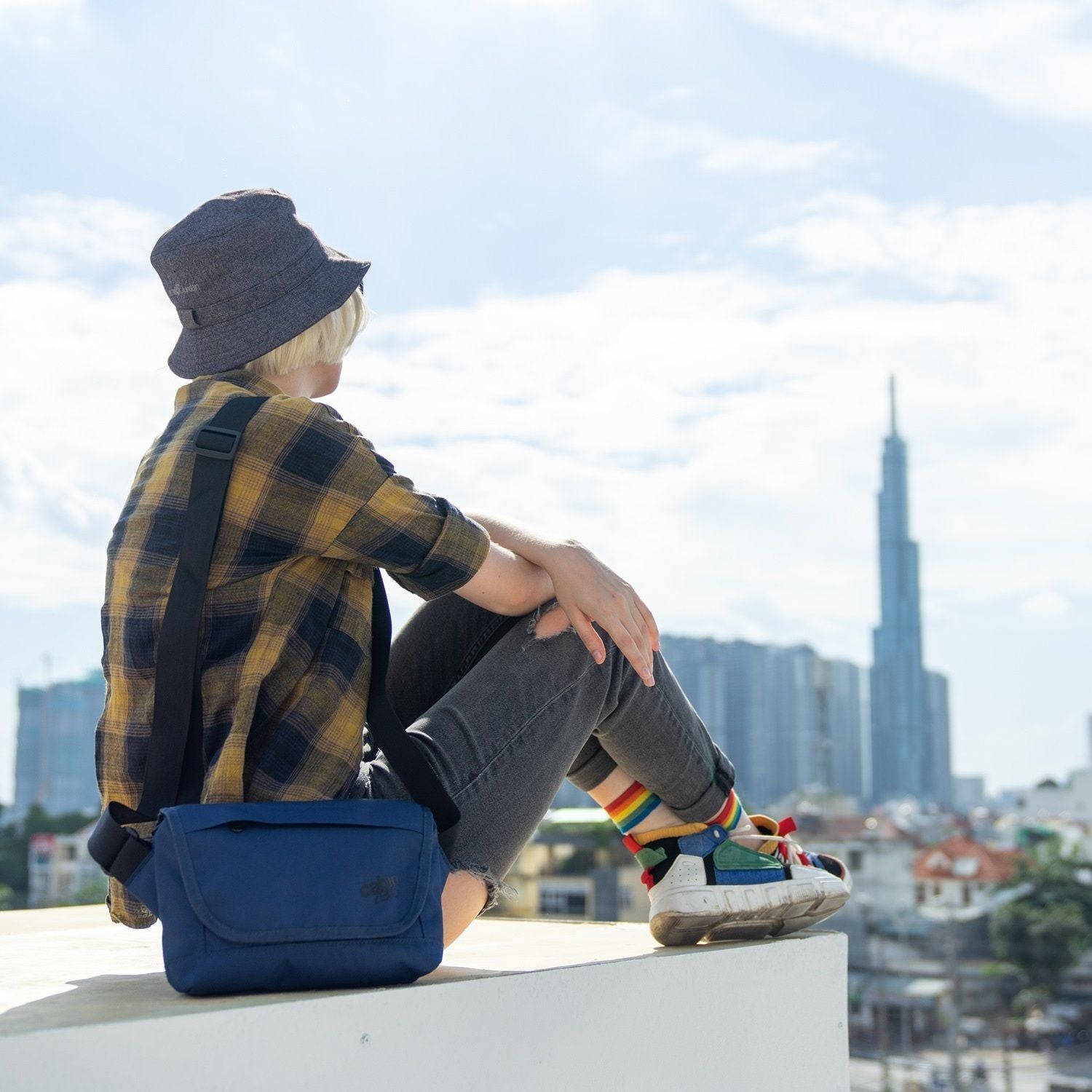 Cabinzero Flapjack Shoulder Bag 4L (Navy)
