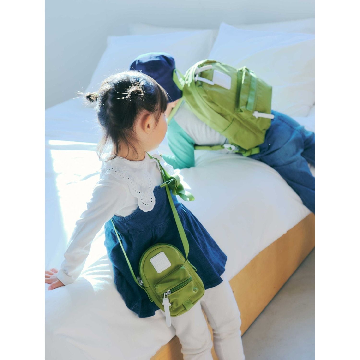 Cilocala Regular Packman Shoulder Bag (Guava)