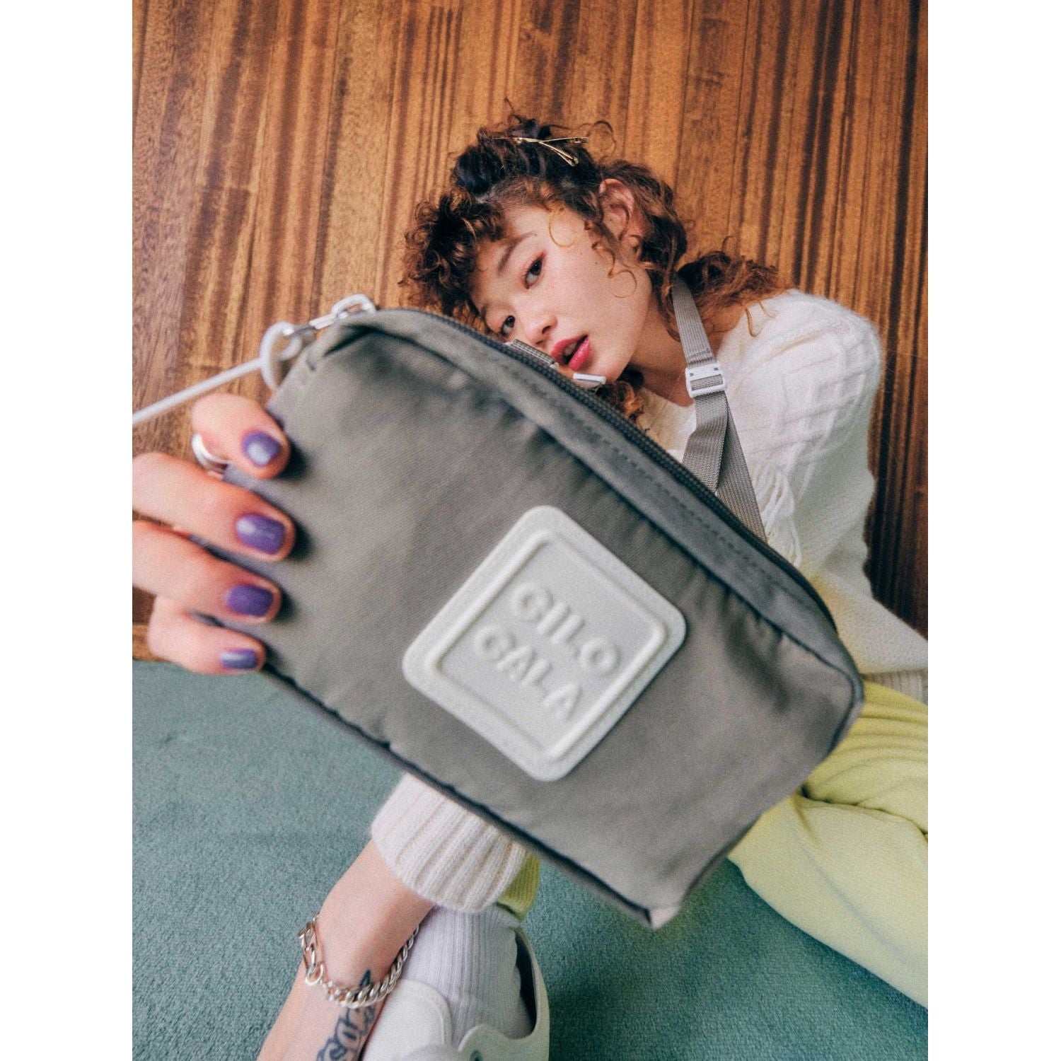 Cilocala Regular Shoulder Pouch Yoko (Gray)