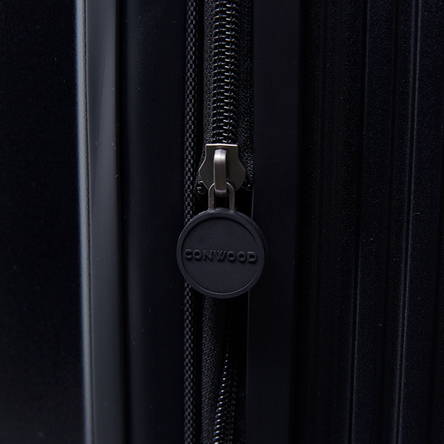 Conwood Edge Pc Trunk 30" Luggage - Black