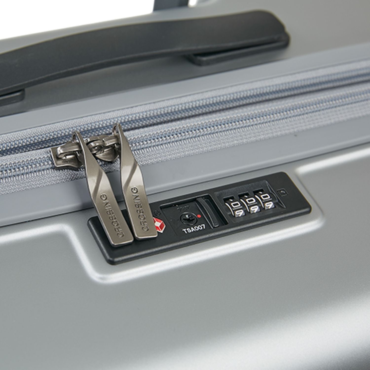 Crossing Arc Pc Upright Medium Luggage 24" (Silver)