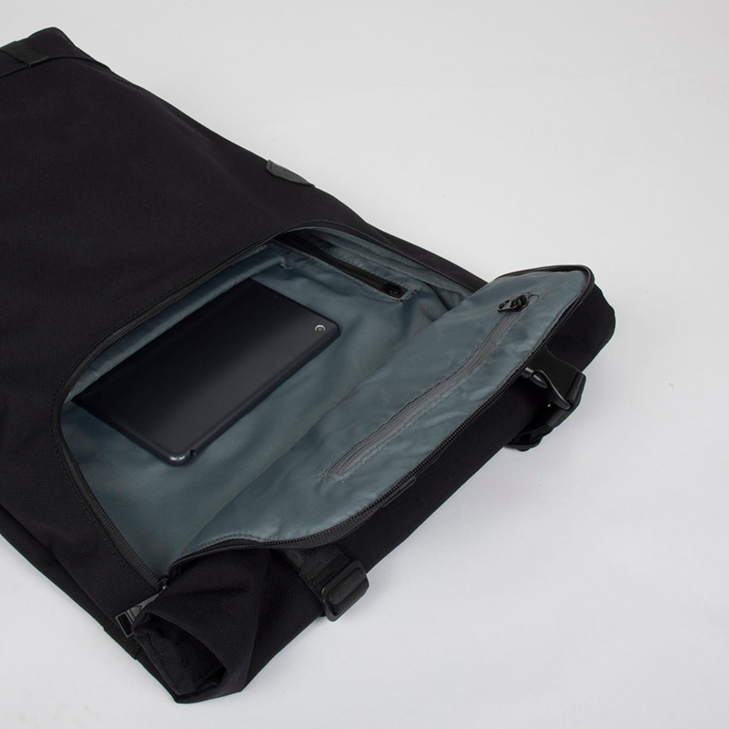 Doughnut Christopher Nylon Black Series - Black