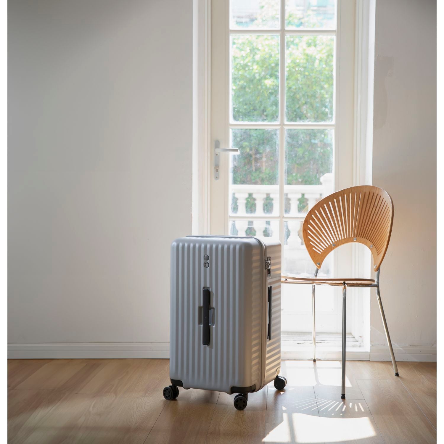 Echolac Celestra Supertrunk 28" Large Luggage (Light Grey)