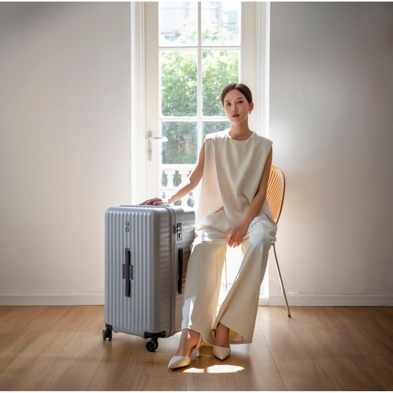 Echolac Celestra Supertrunk 28" Large Luggage (Light Grey)