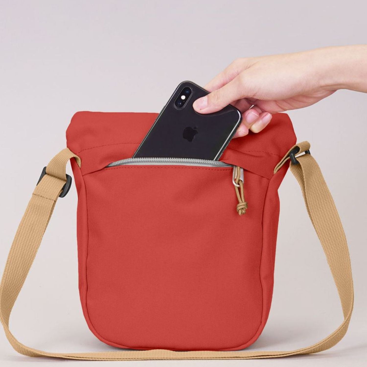 Hellolulu Desi Sling Bag (Pomegranate)