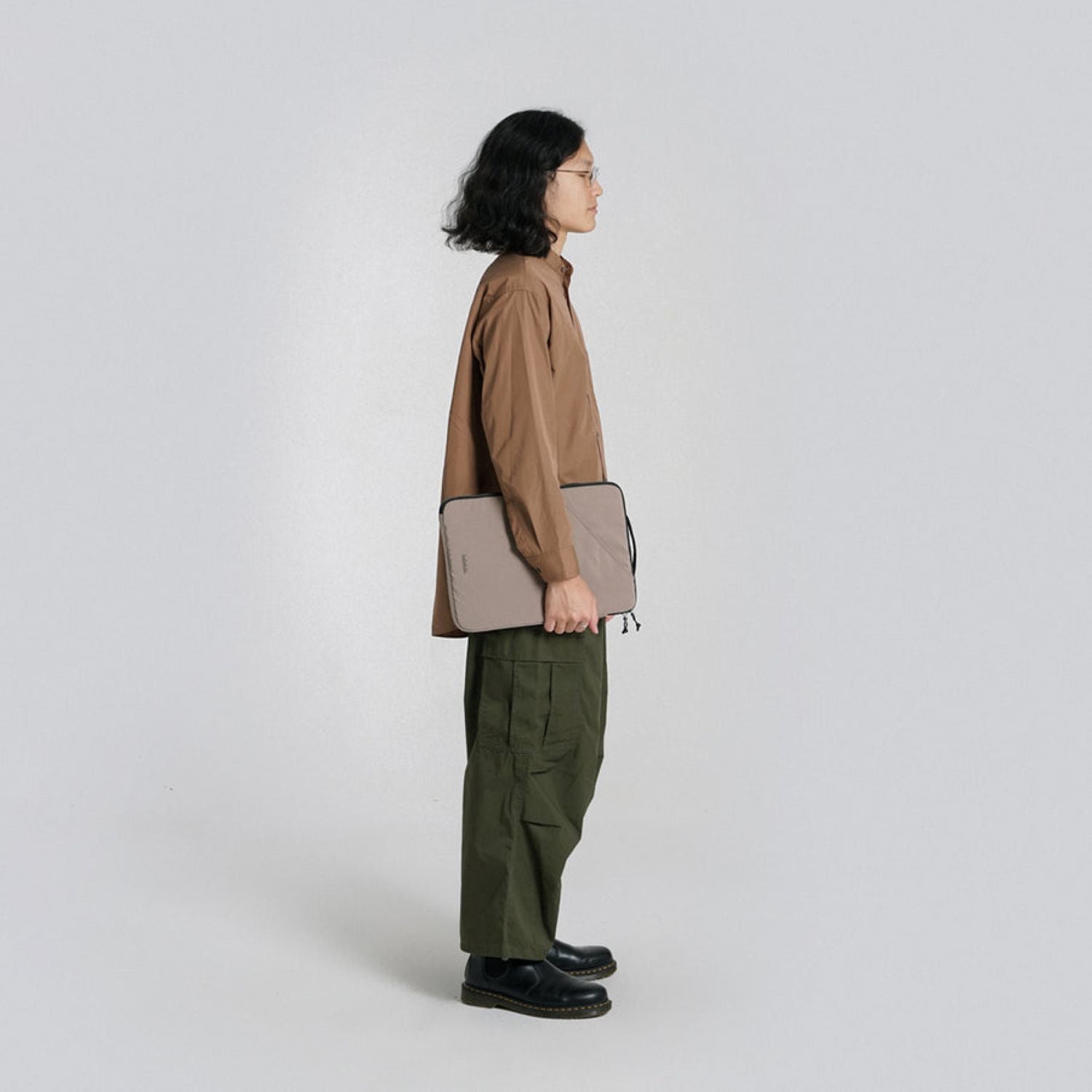 Hellolulu Eilif 3-Way Sleeve Case 16" Recycled (Pastel Khaki)