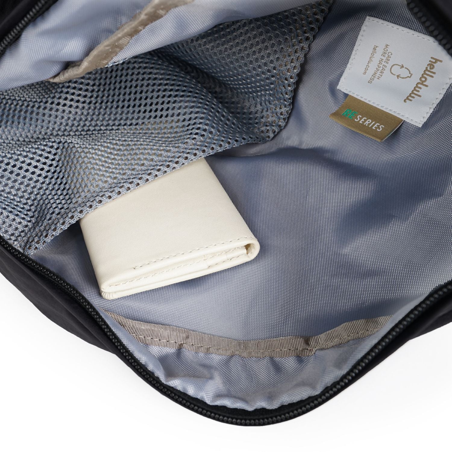 Hellolulu Remi Anywhere Sling Bag (Black Onyx)