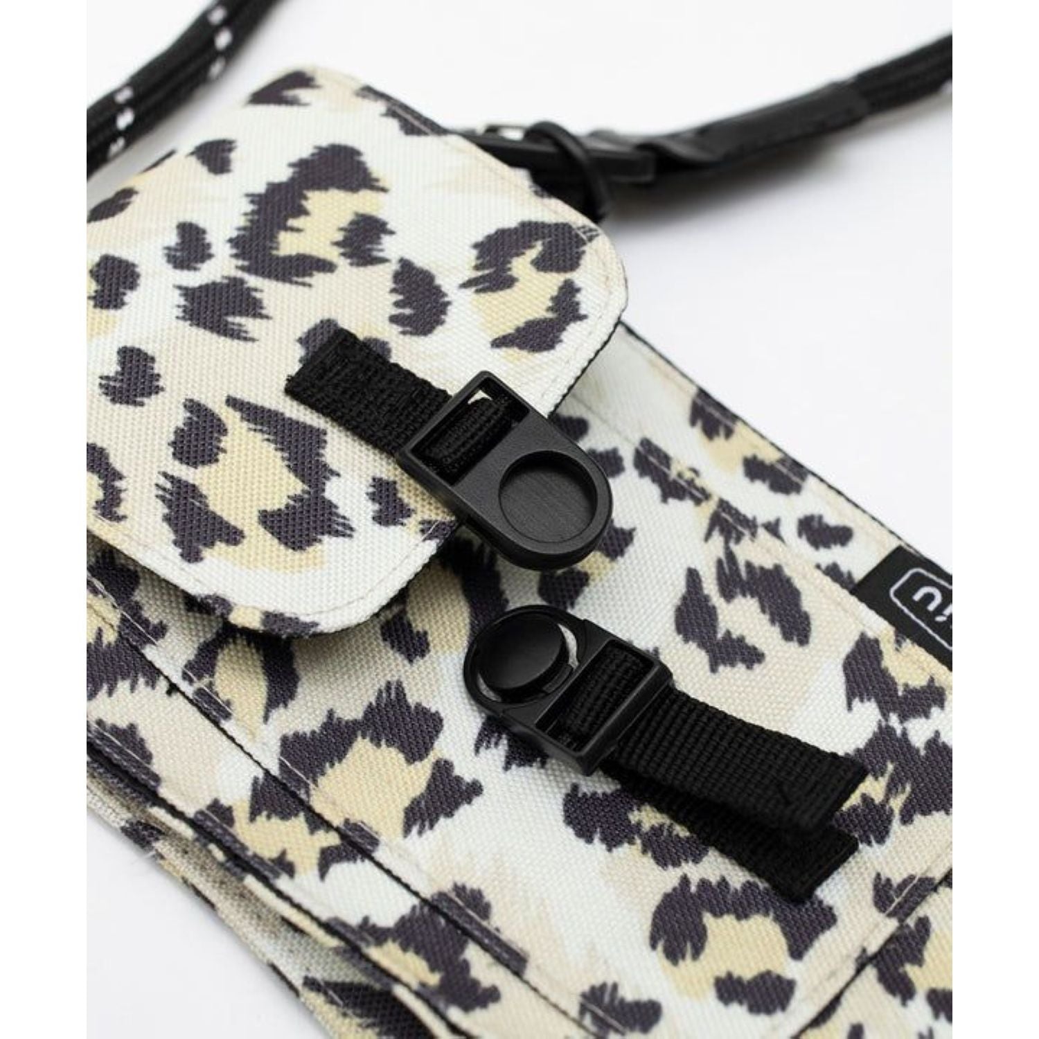 KiU Water Repellent 600D Phone Pouch (Leopard)