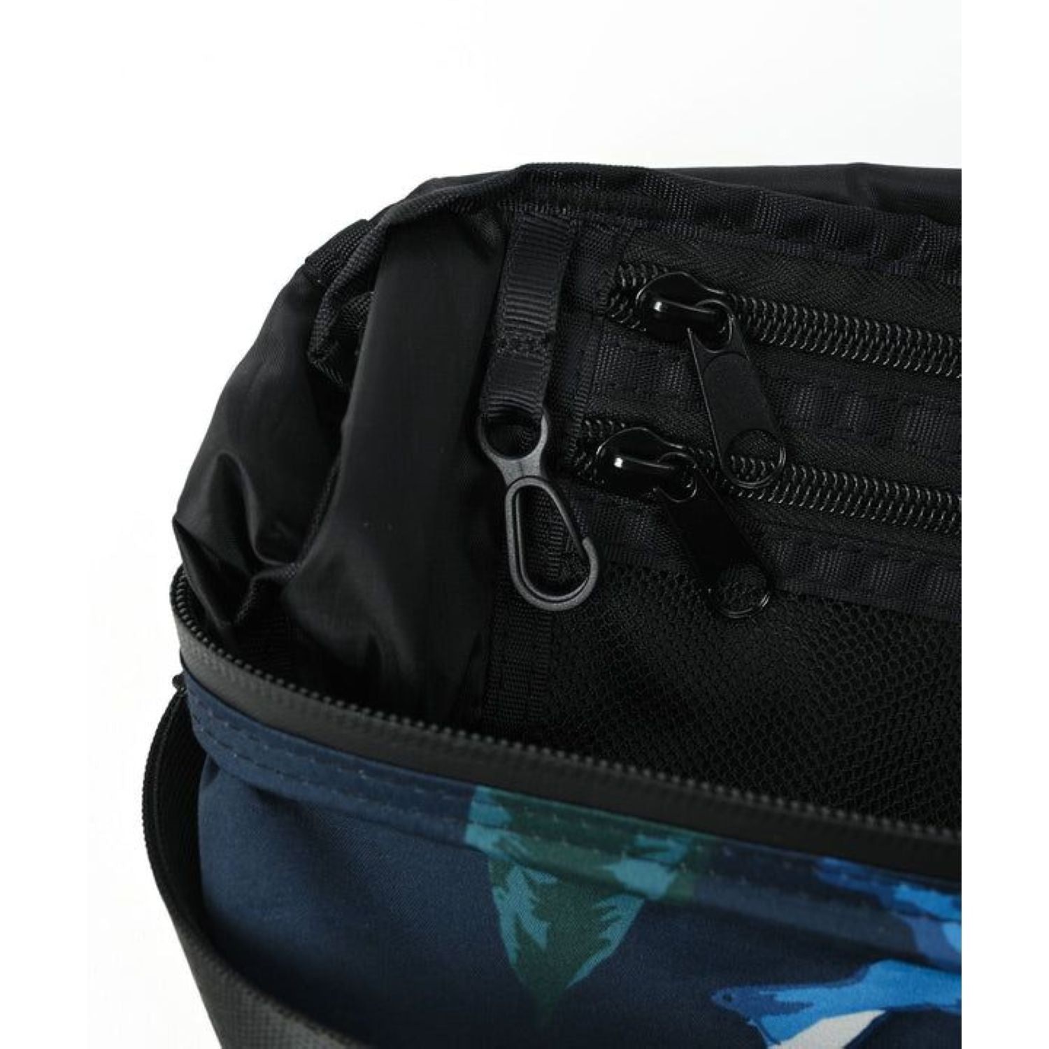 KiU Water Repellent Body Bag Small (Gem Geometry)