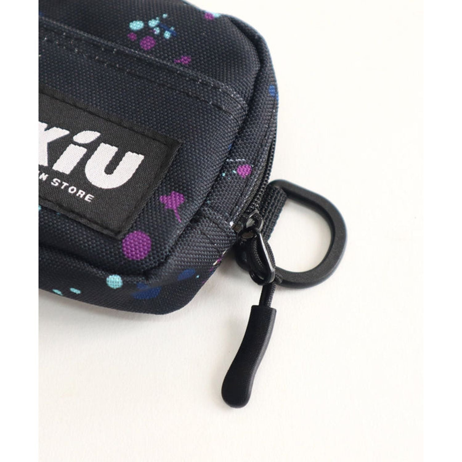KiU Water Repellent Pouch Medium (Rabbit Face)