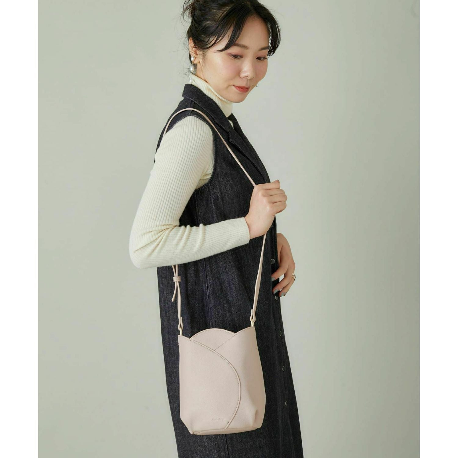 Legato Largo Tulip Faux Leather Series Mini Shoulder Bag (Pink/Beige)