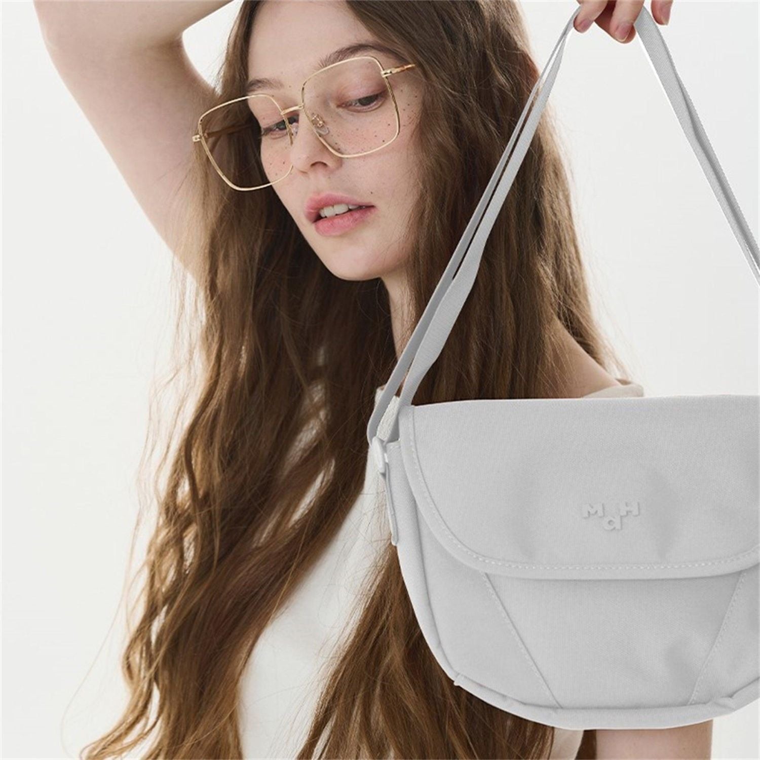 MAH Young Cross Shuttle Sling Bag - Light Grey