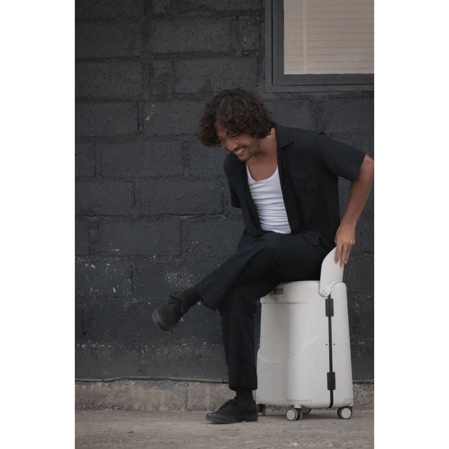 MiaMily Multicarry Carry On 18 Inch Luggage with Built-in Seat for Children (Midnight Black)