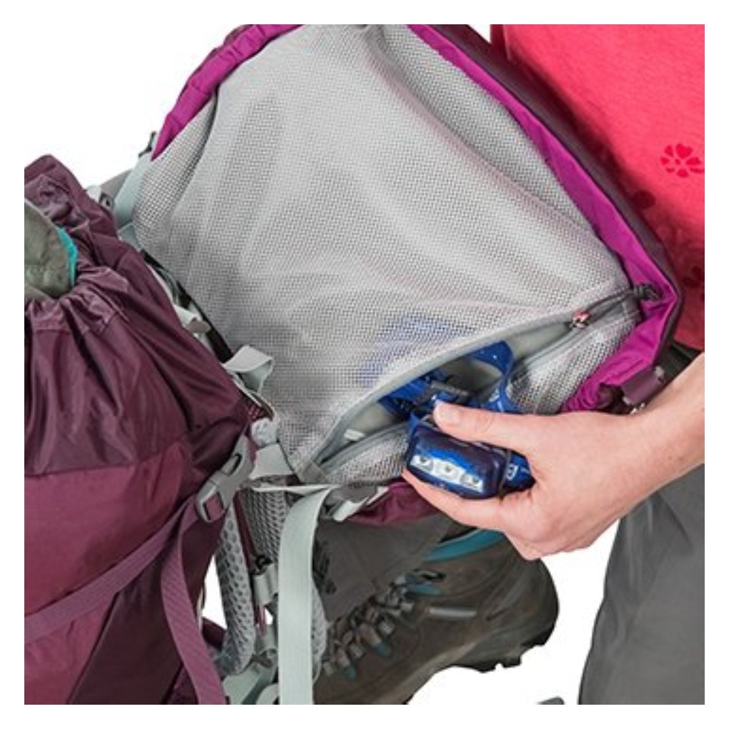 Osprey Stratos 50 Backpack - Small/Medium - Men's Light Backpacking (Black)