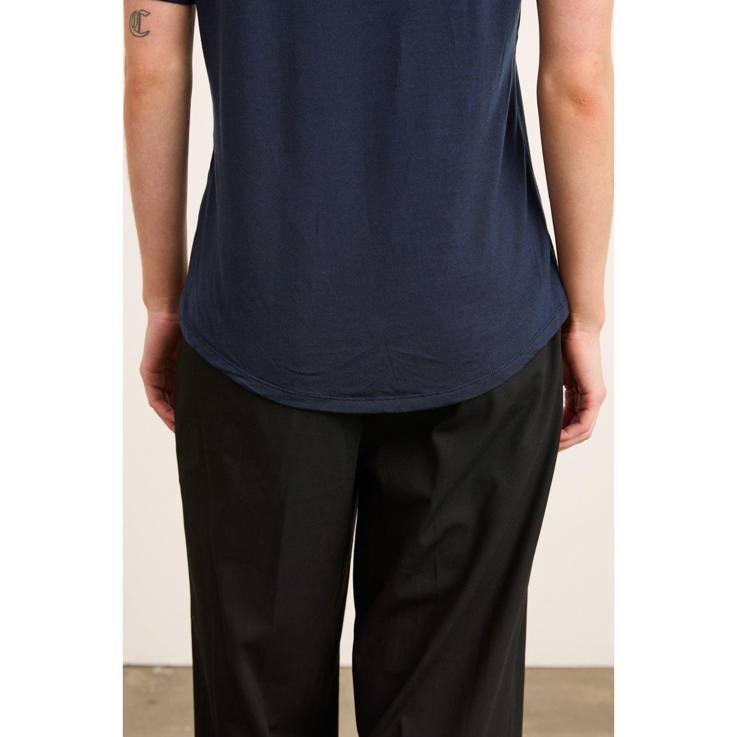 Paire Women's Merino Wool-Blend V-Neck T-Shirt (Navy) - S