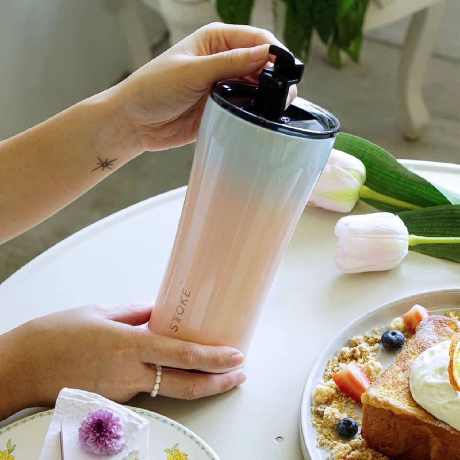 STTOKE Flow Leakproof Ceramic Insulated Cup 12oz - Sky Blush