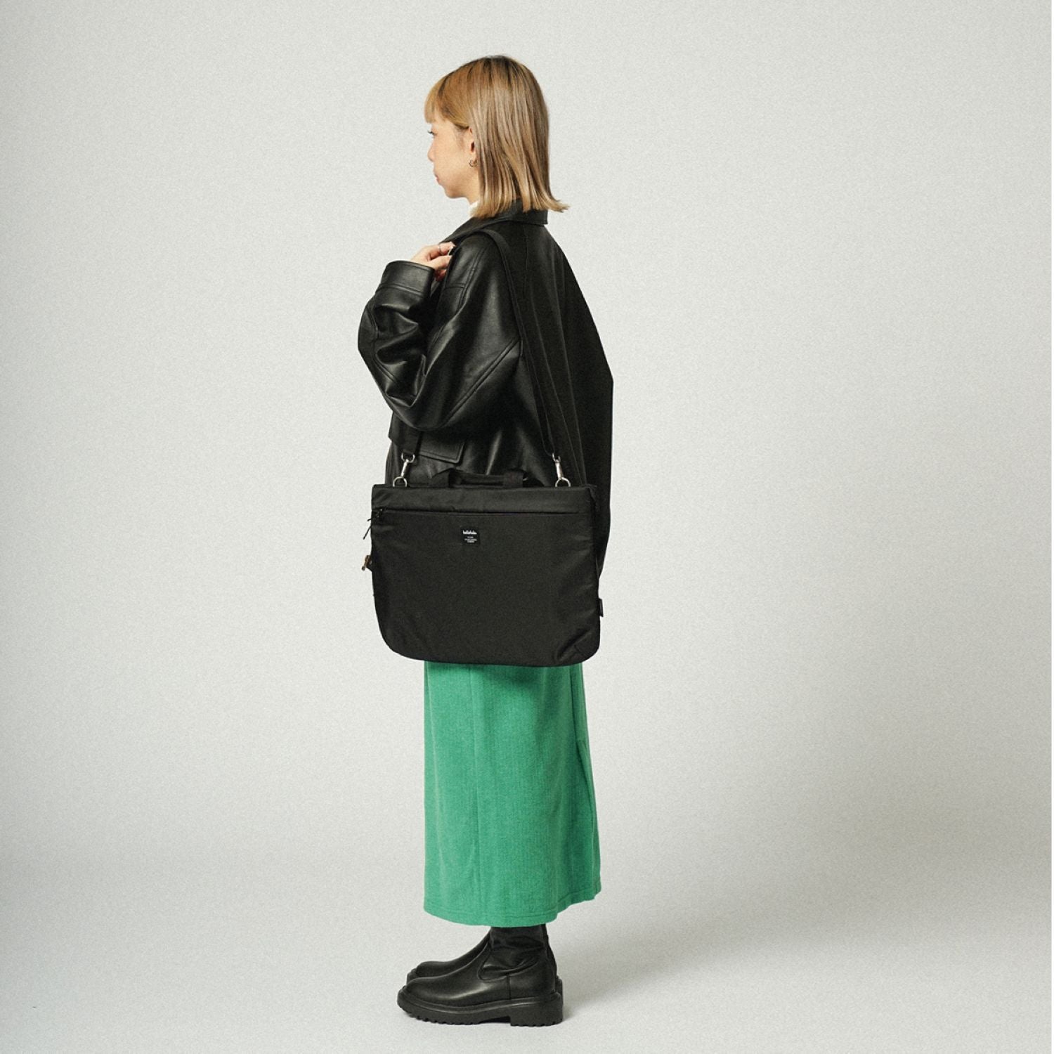 Hellolulu Sara 3-Way Sleeve Case 16" Recycled (Raven Black)