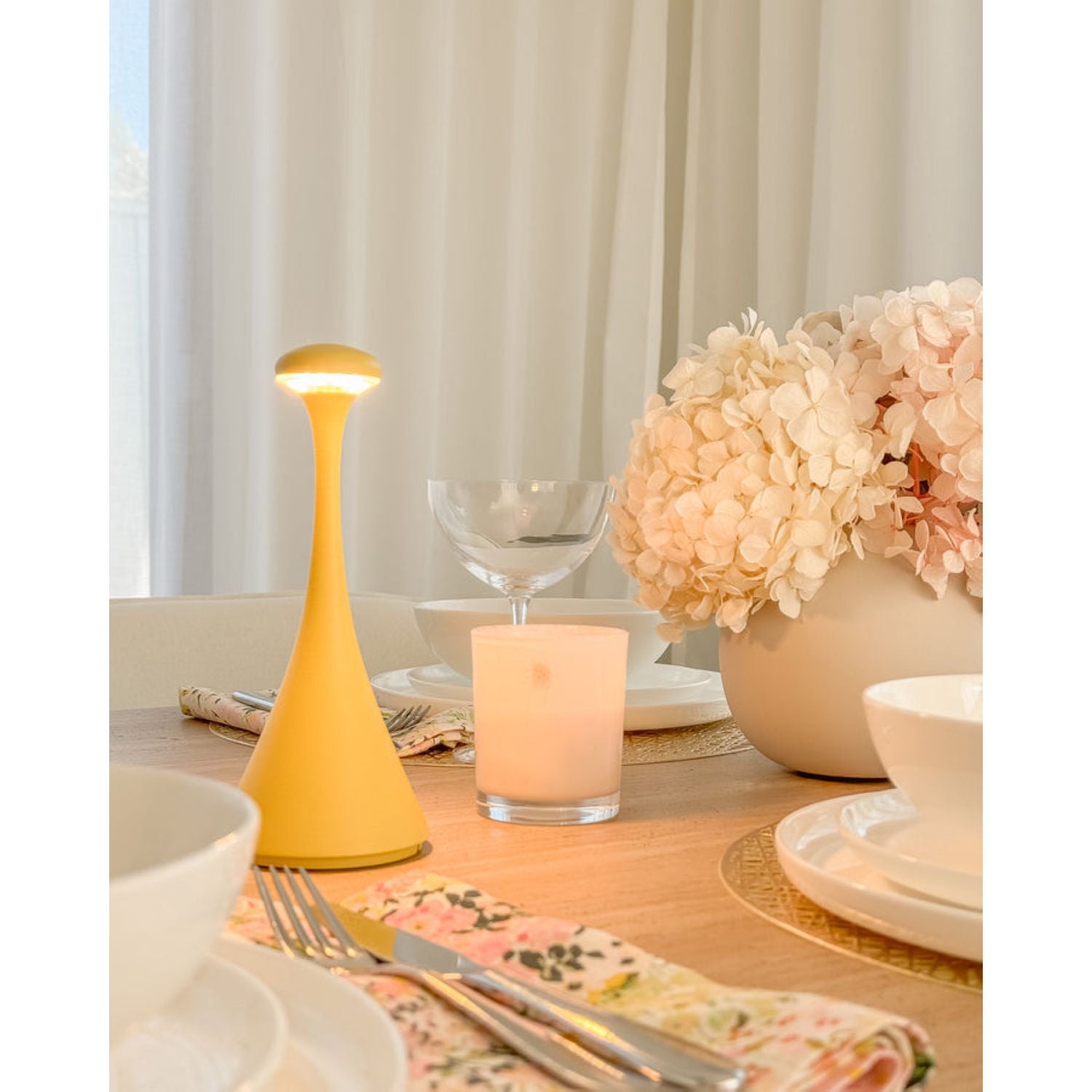 Ubiqua Pinup Maxi With 182 Lumens - 2.2W 3.7V Power (Black)