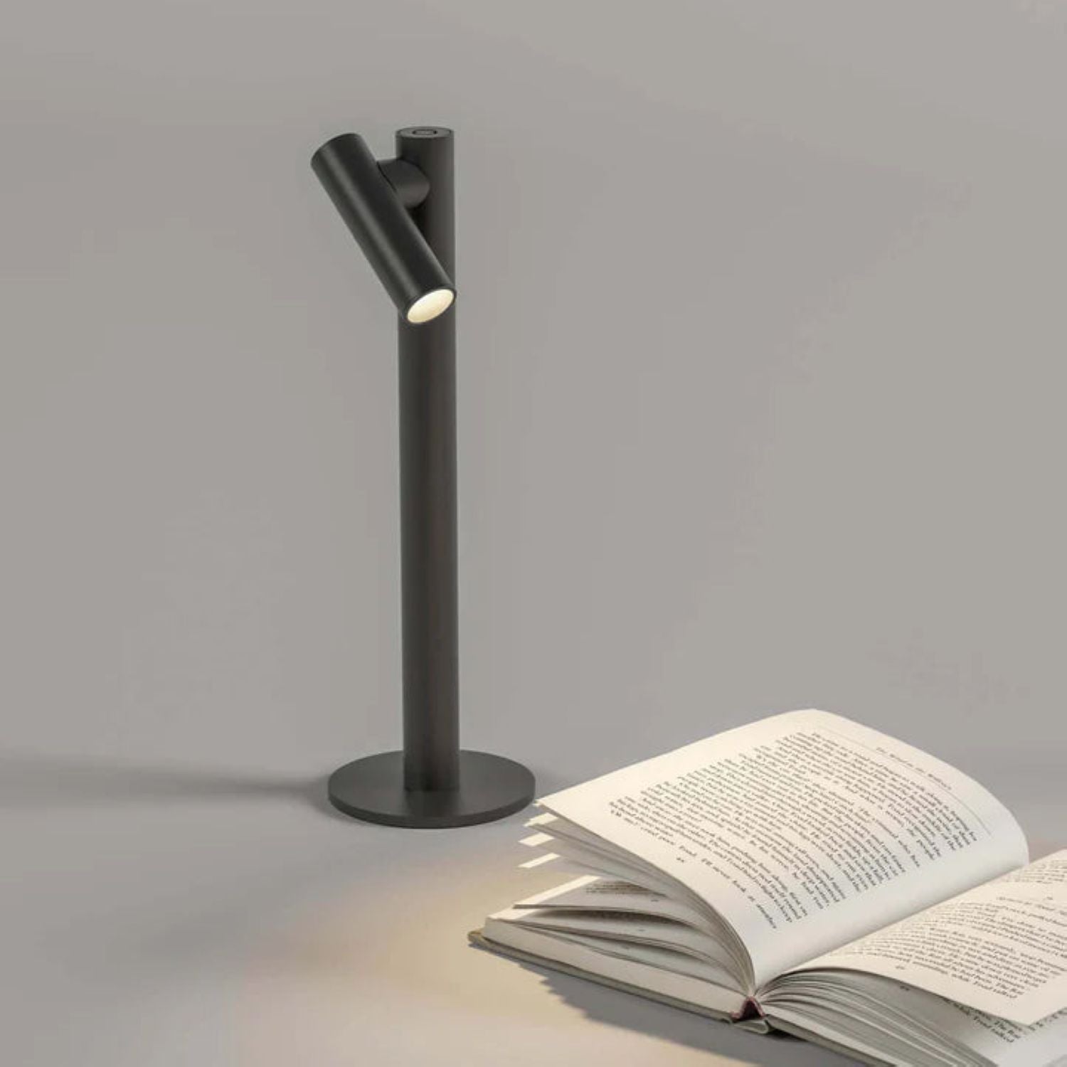 Ubiqua Zoom Desk With 140 Lumens - 2.2W 3.7V Power (Black)