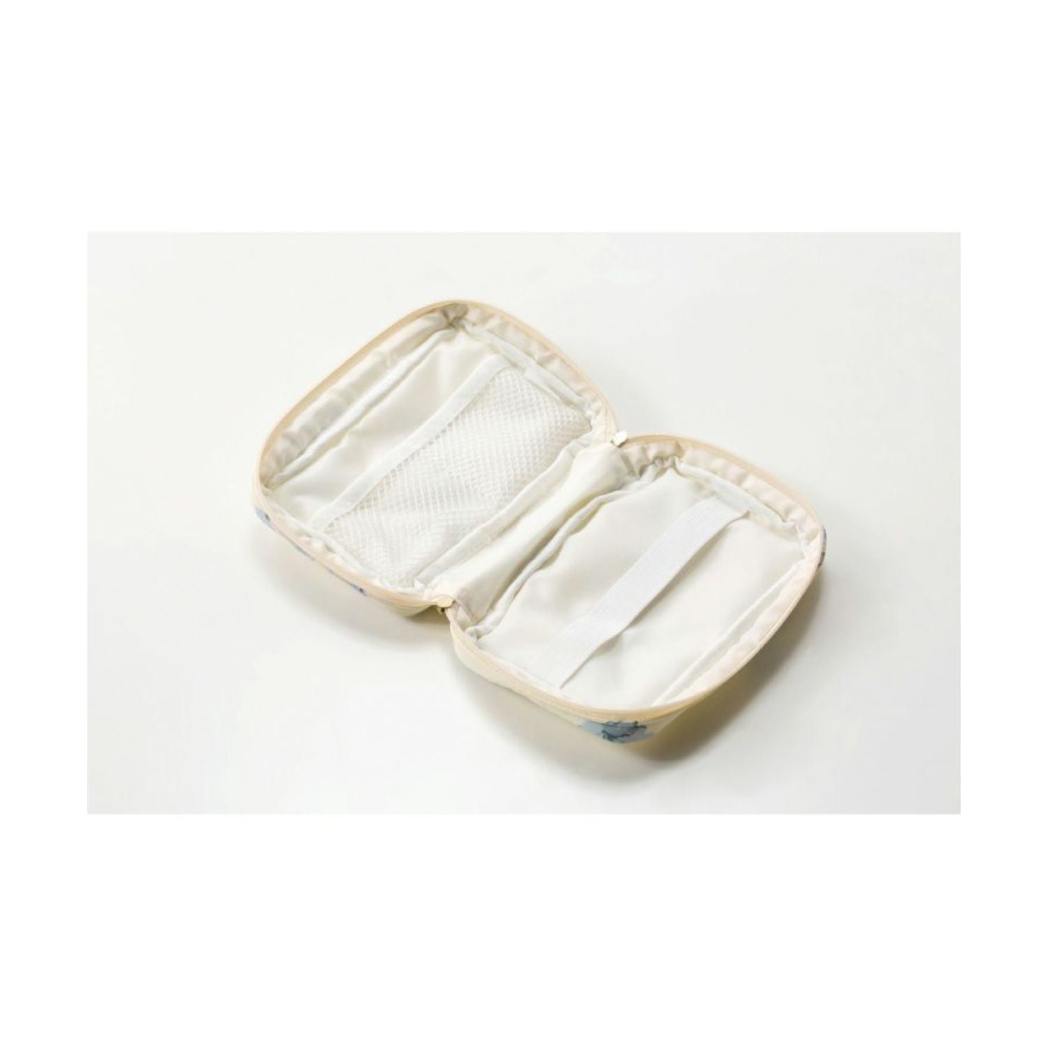 WPC Quilting Gadget Pouch Water Repellent (Creamy Flower Off White)