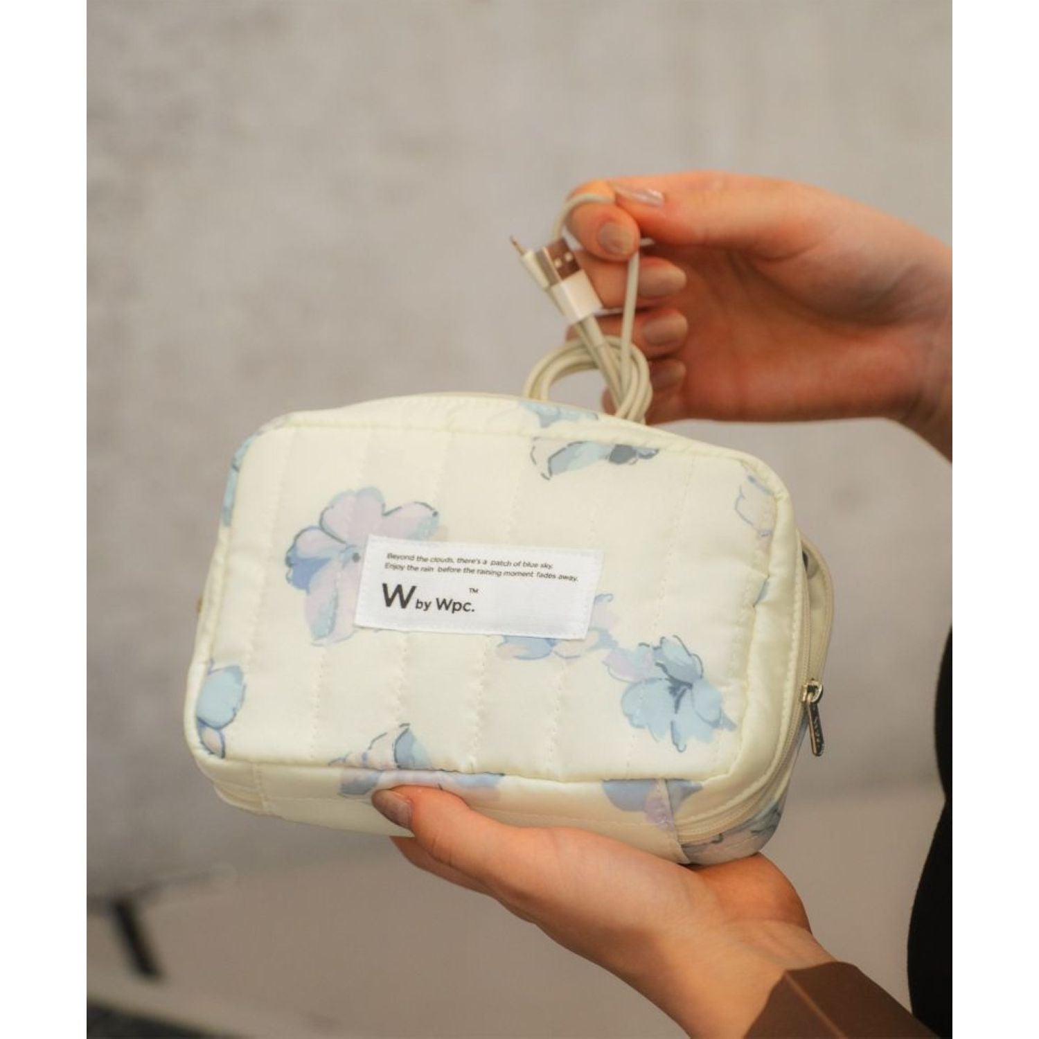 WPC Quilting Gadget Pouch Water Repellent (Creamy Flower Off White)