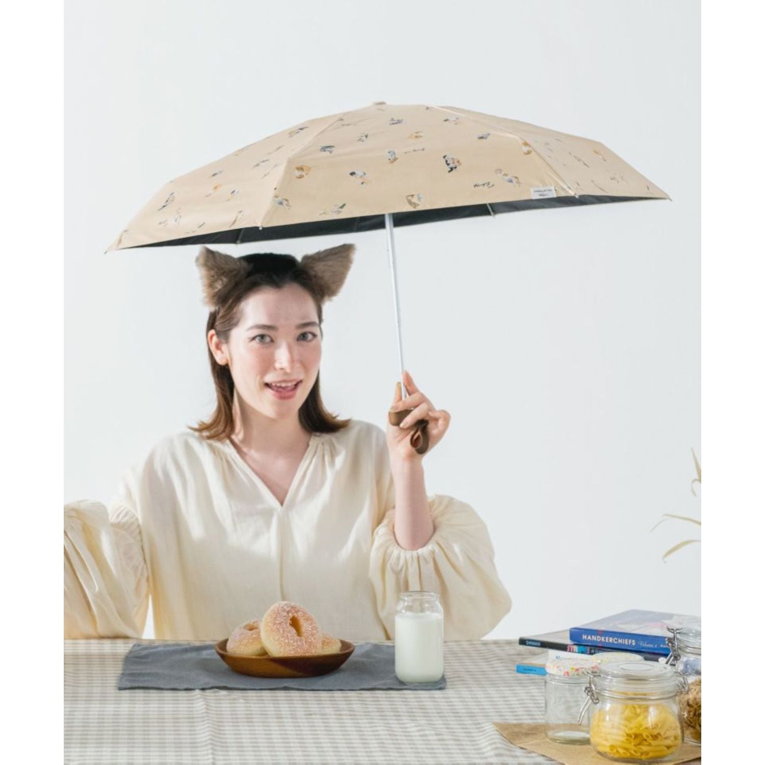 WPC X Masayuki Oki Neko UV Protection UPF 50+ Umbrella 47cm (Beige)