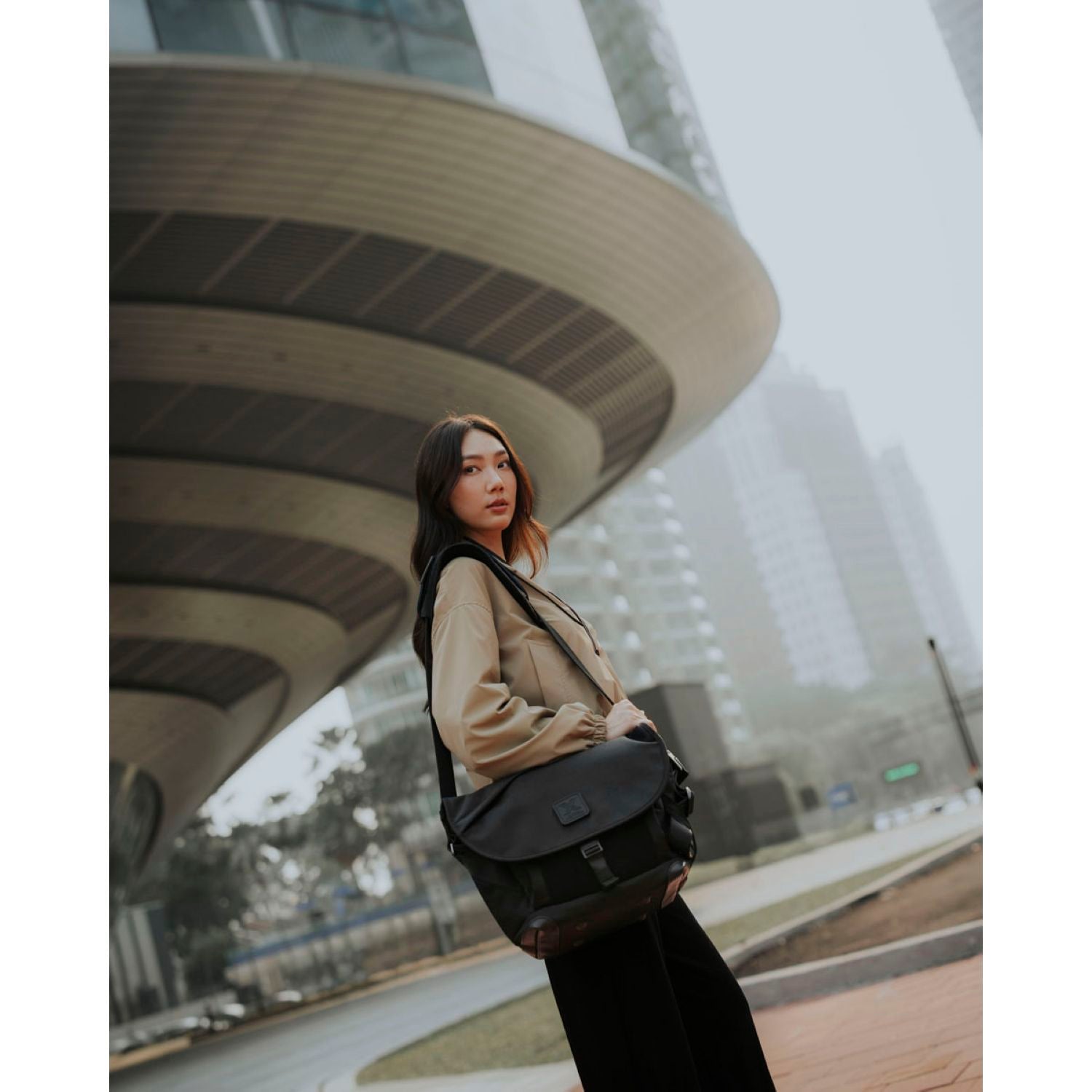 [PRE-ORDER] ALPAKA 7Ven Messenger Decade Edition 14" Ballastic Nylon 840D Bag (Black)