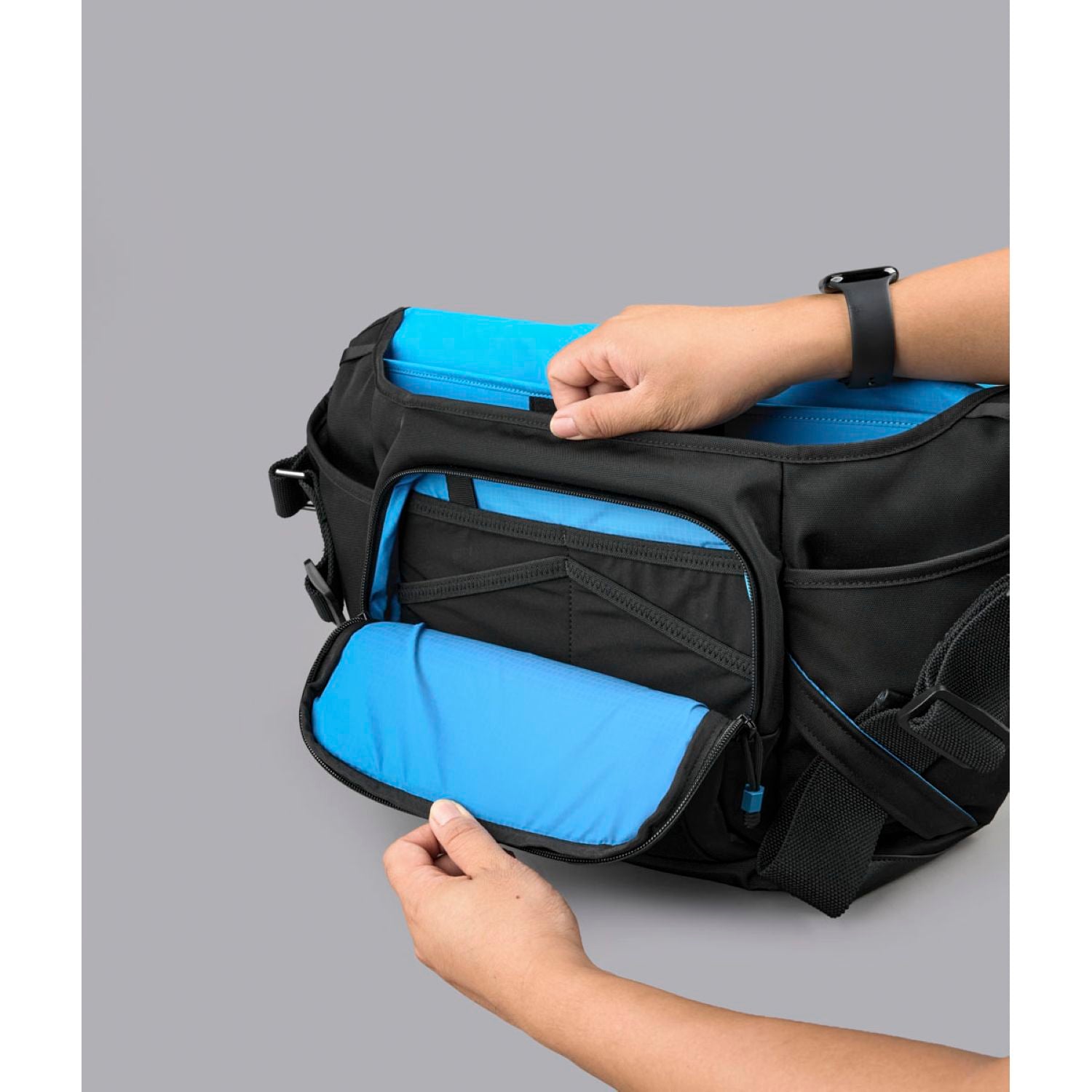 [PRE-ORDER] ALPAKA 7Ven Messenger Decade Edition 16" Ballastic Nylon 840D Bag (Black)