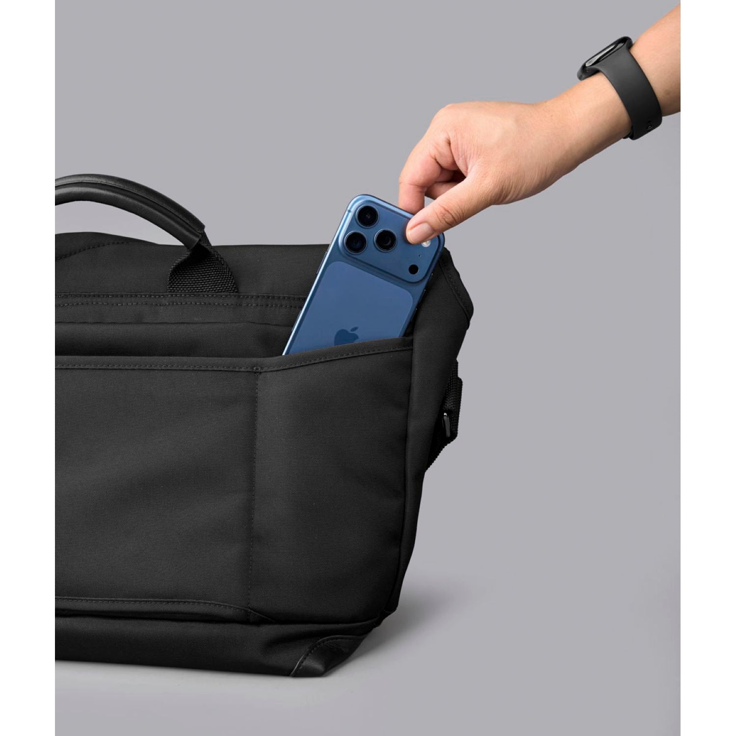 [PRE-ORDER] ALPAKA 7Ven Messenger Decade Edition 16" Ballastic Nylon 840D Bag (Black)