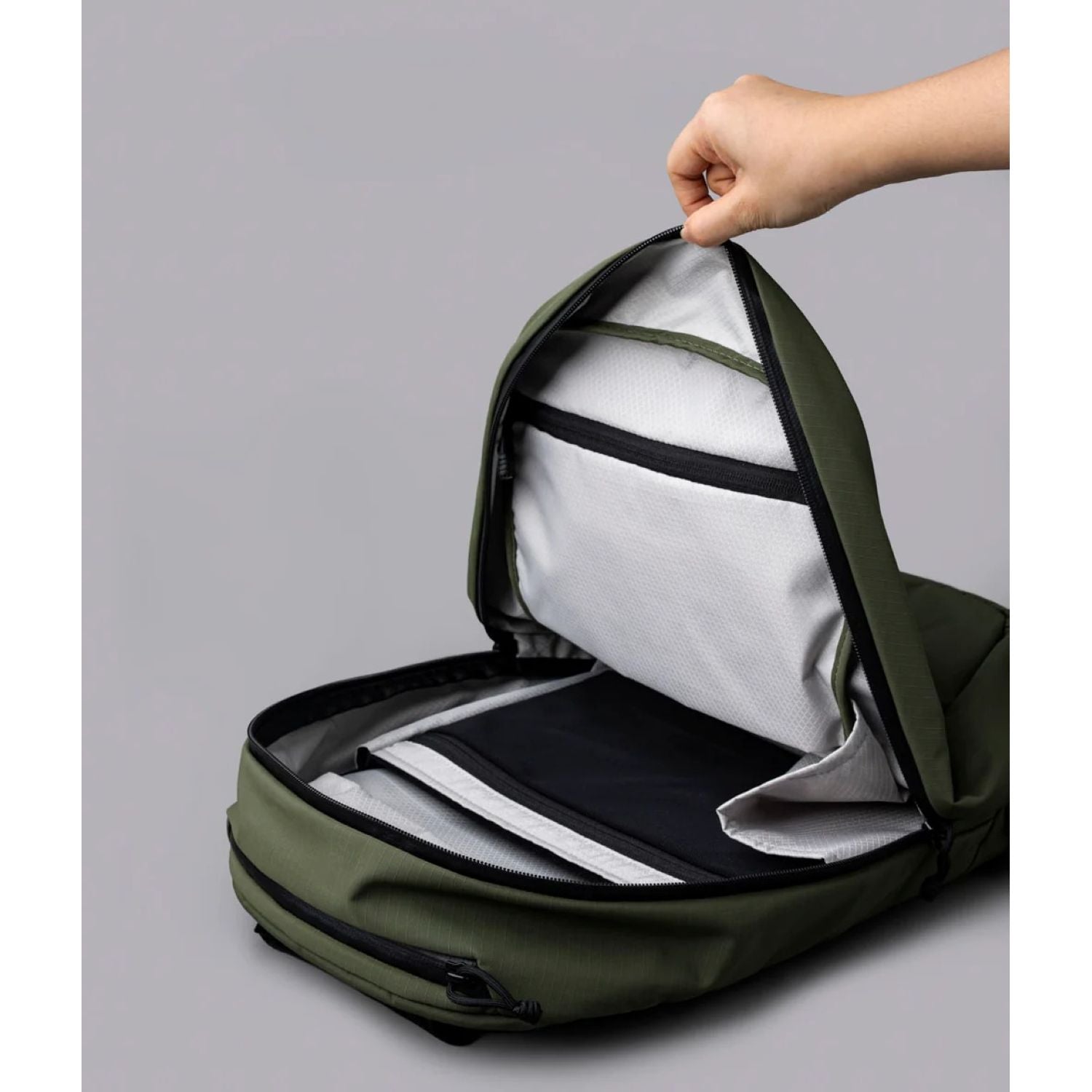 ALPAKA Aero Backpack Lite Axoflux 210D 16L (Green)
