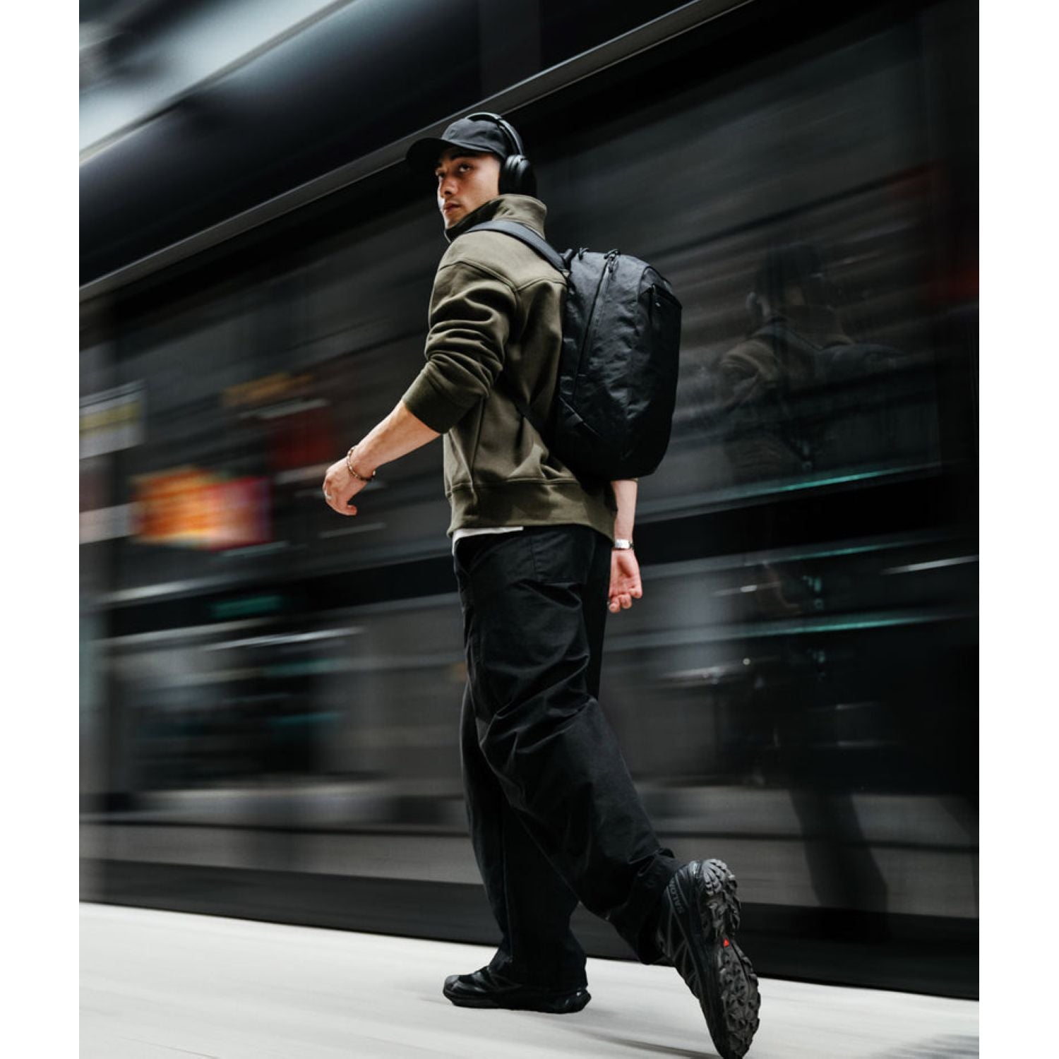 ALPAKA Aero Backpack Lite X-Pac VX21 16L (Black)