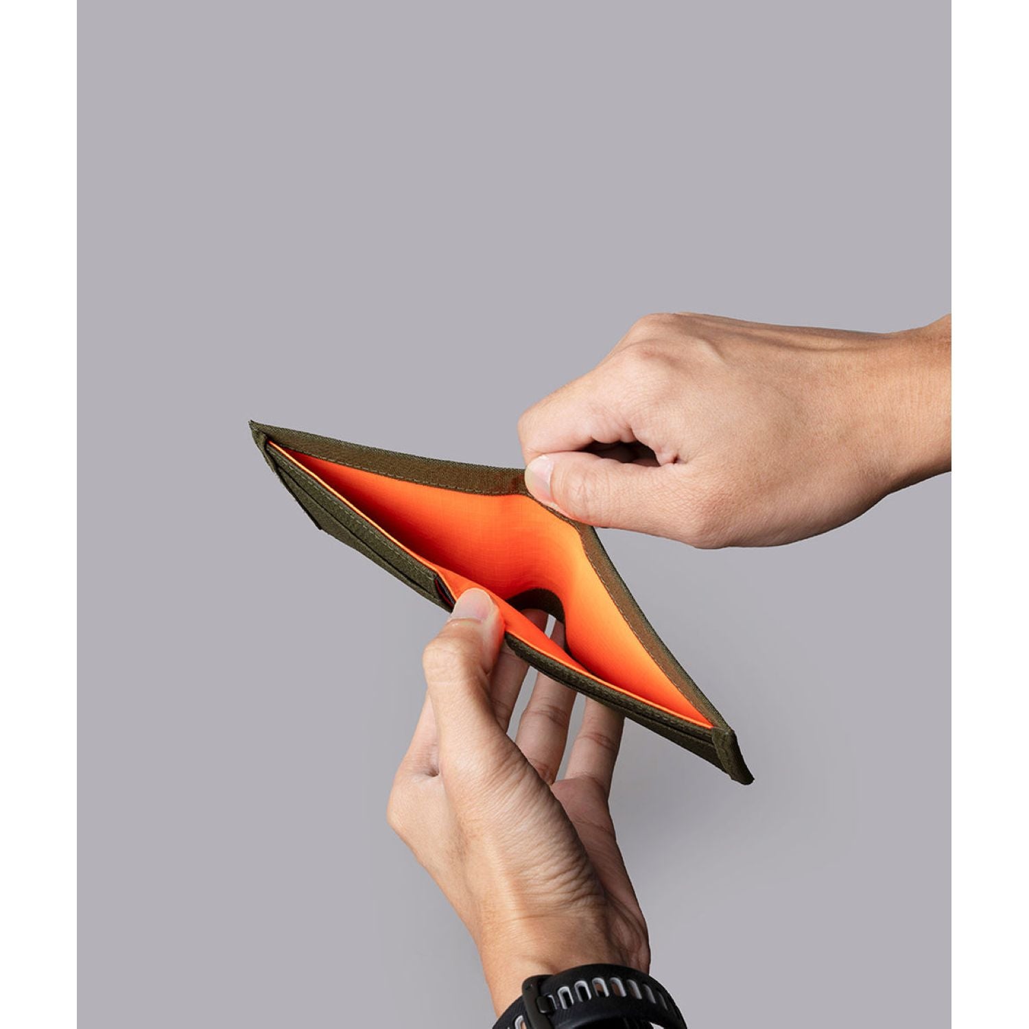 ALPAKA ARK Bifold Cash Wallet Axogrid 300D (Army Green)