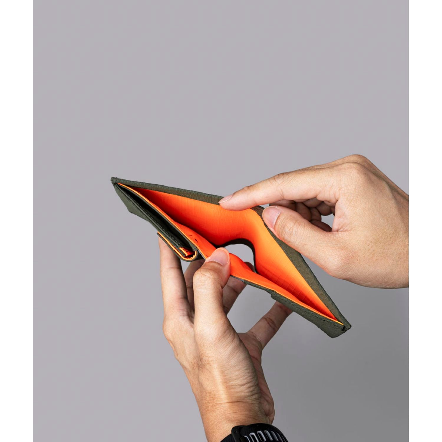 ALPAKA ARK Bifold Coin Wallet Axogrid 210D (Green)