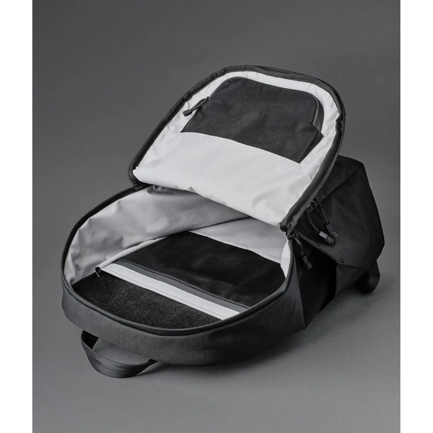 ALPAKA Bravo Backpack 23L Axoflux 400D (Black)