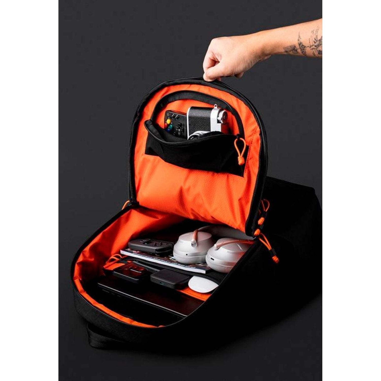 ALPAKA Bravo Backpack 9Th Anniversary Edition 23L Axogrid 300D (Black)