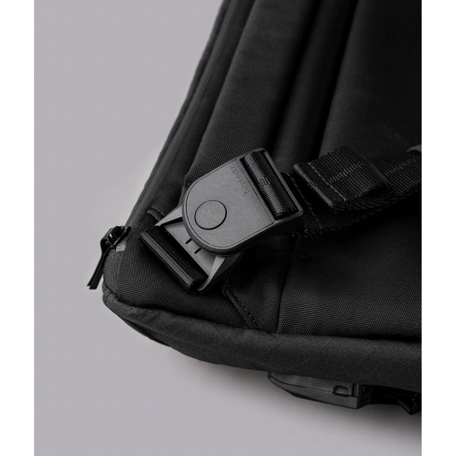 ALPAKA Bravo Sling Max V2 Axogrid 300D (Black)