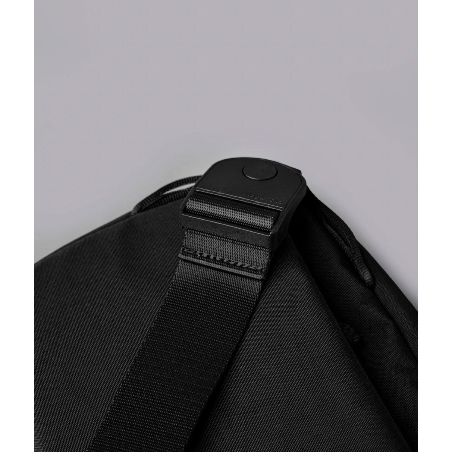 ALPAKA Eclipse Gaming Sling Axoflux 400D Washed Nylon (Black)