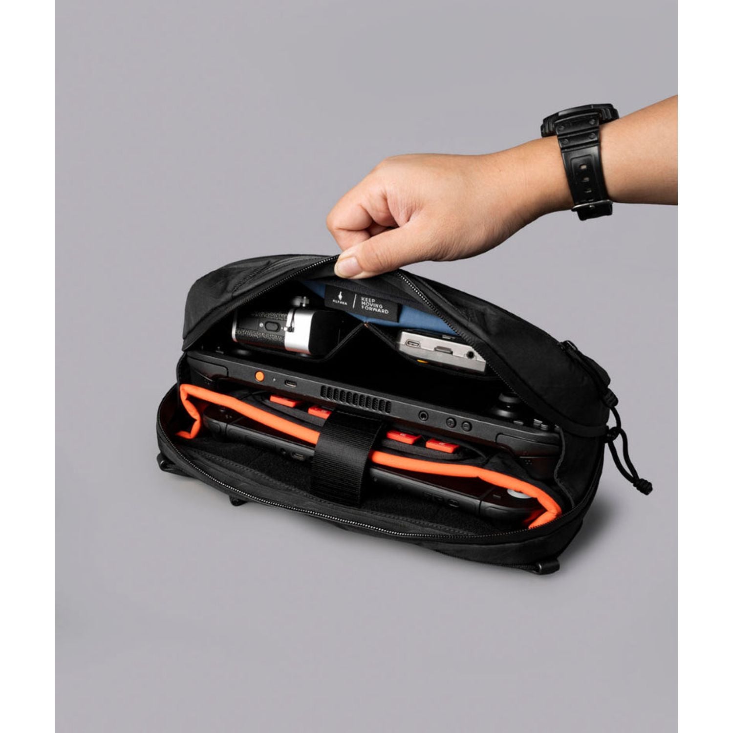 ALPAKA Eclipse Gaming Sling X-Pac VX21 (Black)