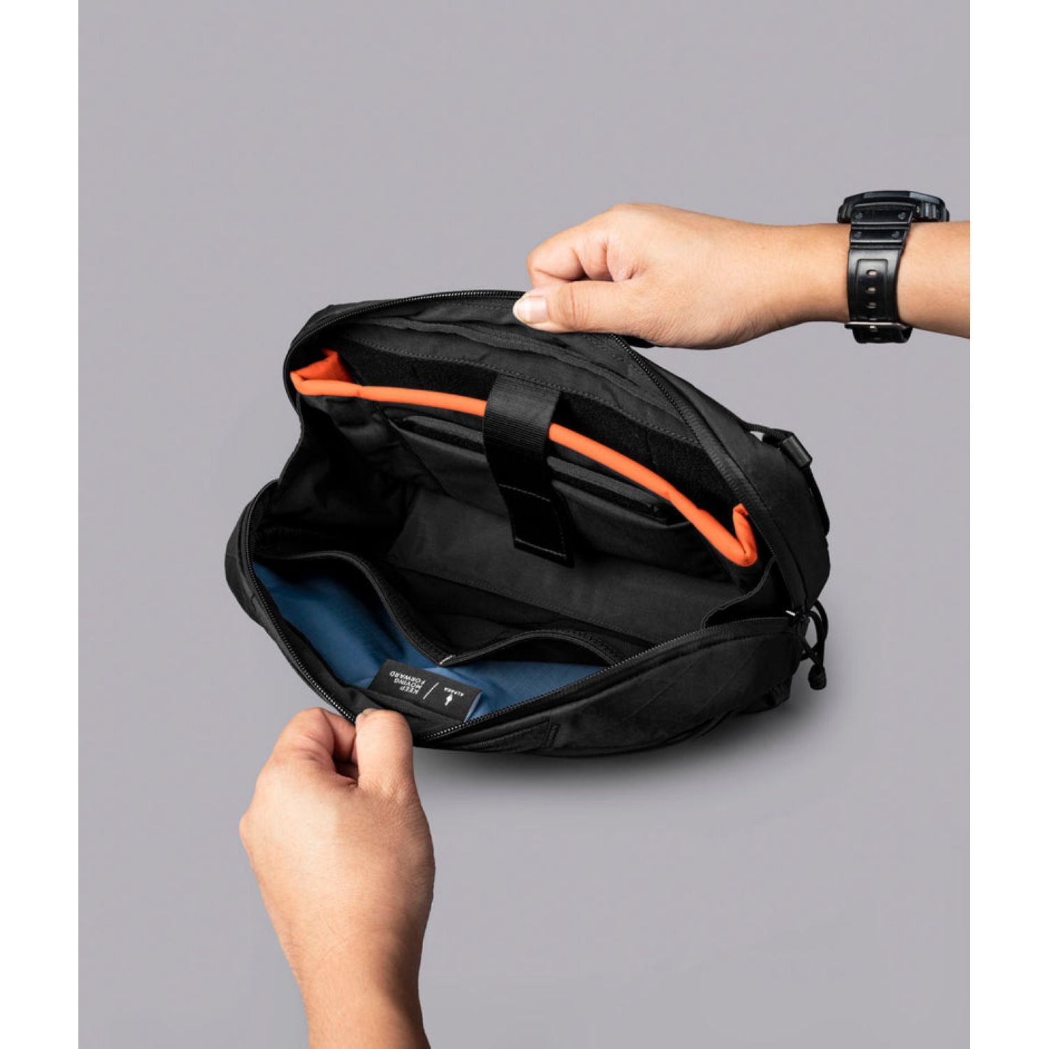 ALPAKA Eclipse Gaming Sling X-Pac VX21 (Black)
