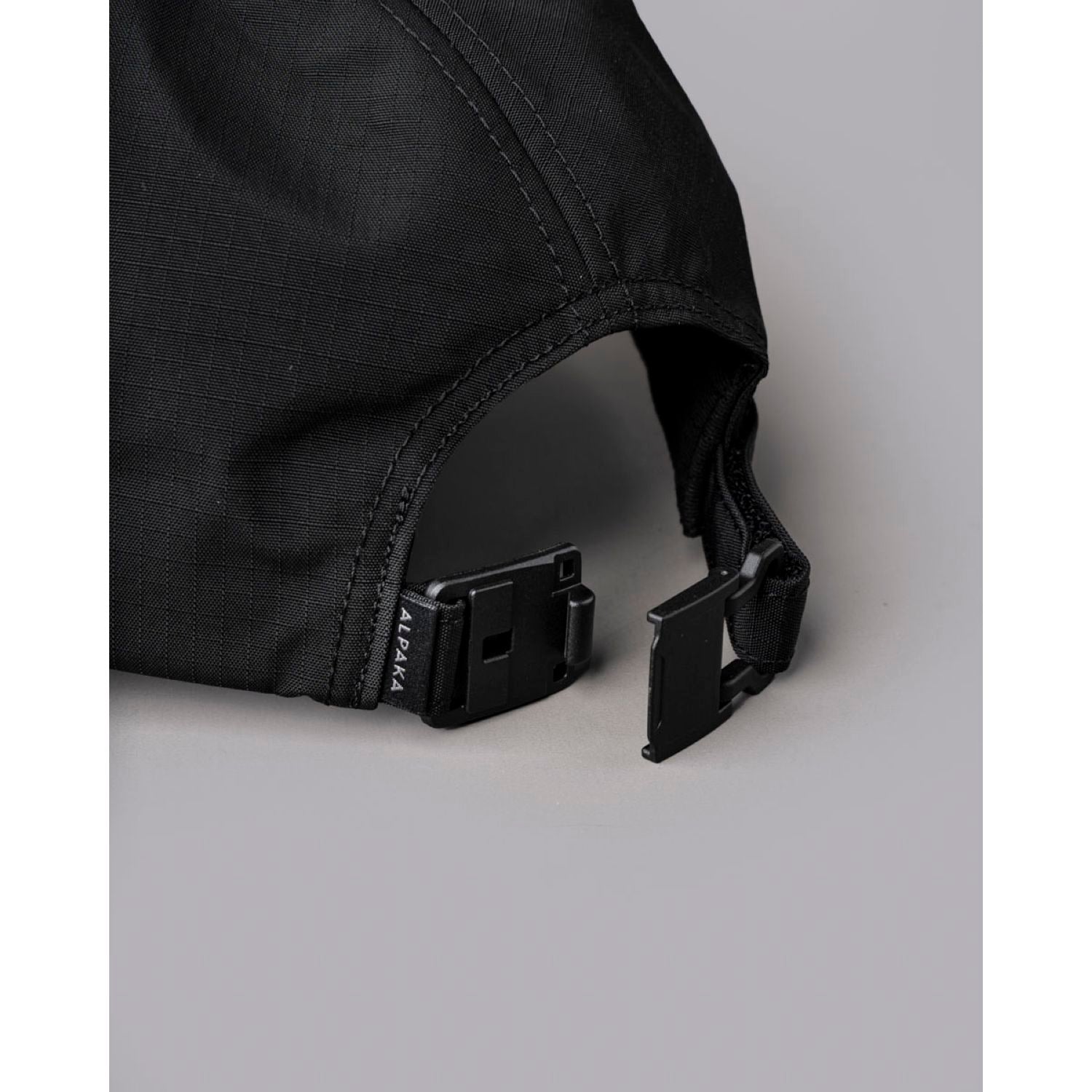 ALPAKA Elements Cap Axoflux 210D (Black)