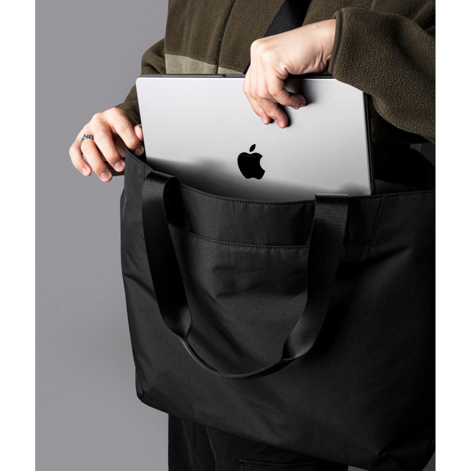 ALPAKA Elements Tote Bag (L) Axoflux 210D (Black/Grey)