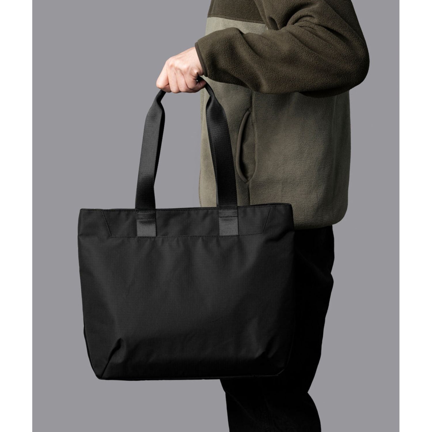 ALPAKA Elements Tote Bag (M) Axoflux 210D (Black/Grey)