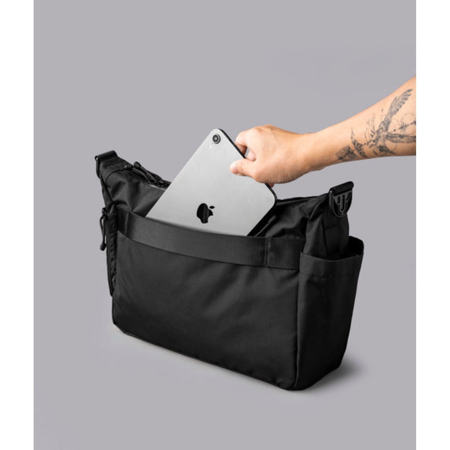 ALPAKA Flight Satchel Axoflux 210D (Black)