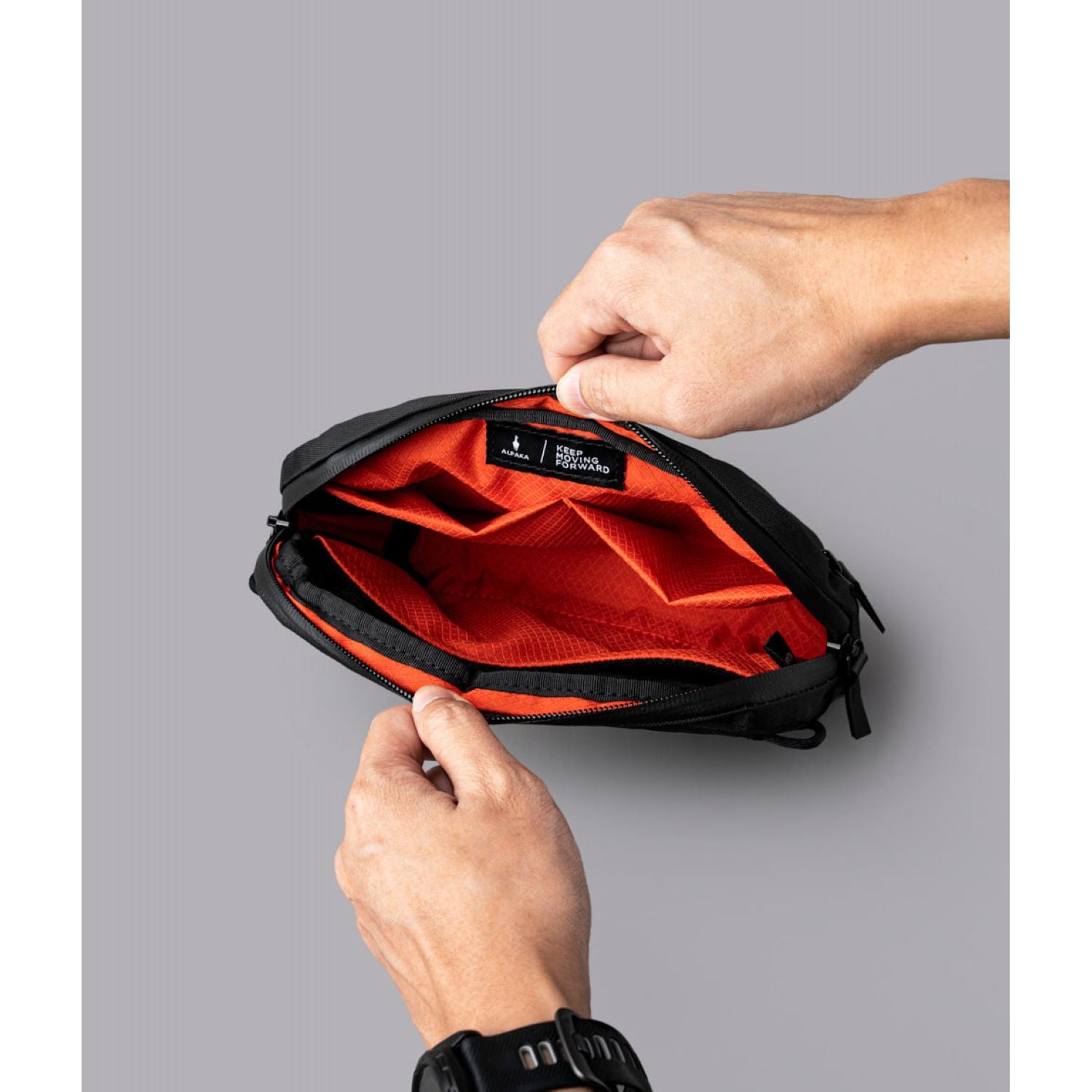 ALPAKA Flight Sling 1L X-Pac VX42 (Black)